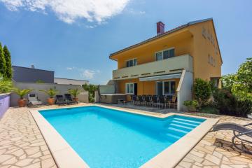 Villa Puskas 2
