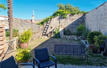 Stunning Home In Saint-just-luzac With Wifi, 2 Bedrooms And Outdoor Swimming Pool