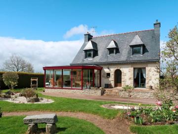 Maison de 3 chambres avec jardin clos et wifi a Pedernec