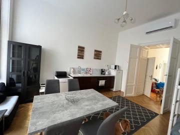 Love, Peace & Easy Living Apartment