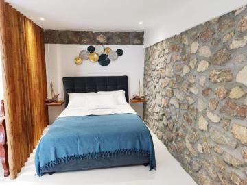 WoodStone Studios & Apartments Santorini