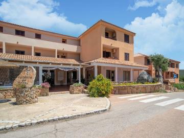 Beautiful holiday home in Marinella with patio