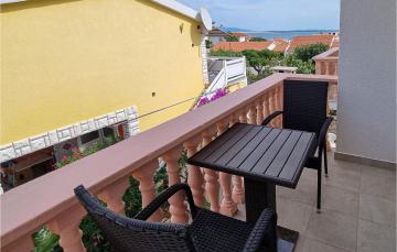 Nice apartment in Vir with WiFi