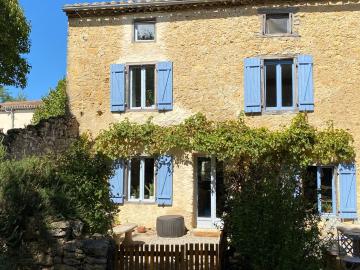 Characterful 2-Bedroom Cottage