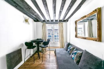 Dupleix Vivienne Apartment by B'Your Home