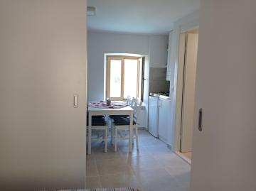 Apartments Kyra & Fox, old stone house in Pitve, Hvar