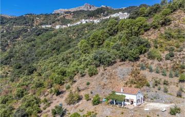 Stunning home in Algatocin with WiFi and 3 Bedrooms