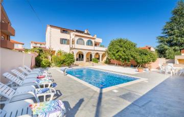 Stunning apartment in Medulin with Outdoor swimming pool and WiFi