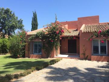 SOTOGRANDE, Bonita Villa individual con piscina y gran jardín
