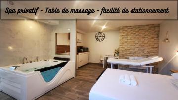 Le temps d'une pause, jacuzzi et table de massage