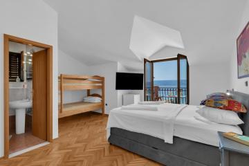 Room 79-8