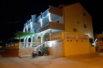 Apartments with a parking space Zavala, Hvar - 20062