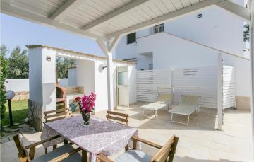 Nice apartment in Reitani Noto with WiFi and 2 Bedrooms