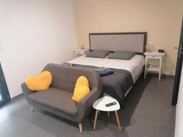 Studio SOLEIL, Neuf, classé 3 étoiles, Clim, Wifi, Lave-linge, Lit King Size, au calme et à 800m plages de Valras Plage