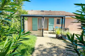 Le Mazet Camarguais * villa * jardin * terrasse * piscine ( non privée )