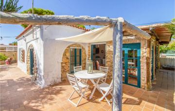 Stunning Home In El Campello With Wifi, 3 Bedrooms And Outdoor Swimming Pool