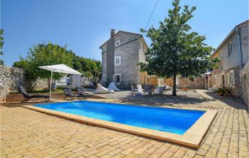 Stunning home in Rezanci with 3 Bedrooms, WiFi and Outdoor swimming pool