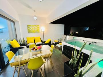 APARTAMENTO FUERTEVENTURA AMARILLO Vv - FUERTEVENTURA SITE- JACUZZI, AIRE ACONDICIONADO, Bajo accesibilidad , Diseño , Luxury -FUERTEVENTURA SITE