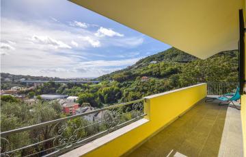 Beautiful home in Chiavari with WiFi and 2 Bedrooms