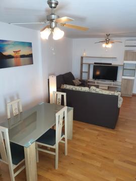 1F Apto Moderno, 80m2, 2 dorm, 4 huéspedes AIRE ACOND, WIFI