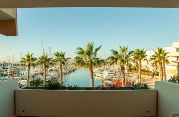Studio 4 People - Christmas Market - Port - Beach