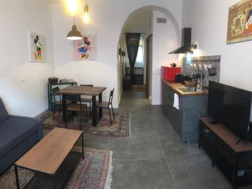 Home in trast II