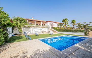 Beautiful Home In La Carlota With Outdoor Swimming Pool, Swimming Pool And 5 Bedrooms