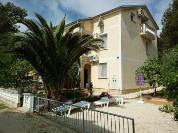 Apartments by the sea Vir - Kozjak, Vir - 20149