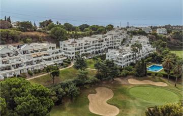 Nice apartment in Benahavs with Outdoor swimming pool, WiFi and 2 Bedrooms
