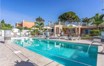 Stunning home in Siracusa with WiFi and 2 Bedrooms
