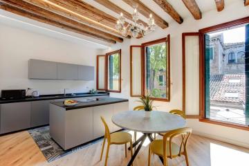 Cà del Glicine - charming apartment on the canal