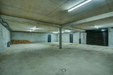 Parcheggio custodito a casa con spa per famiglie