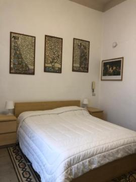 Conversano con comodità e cortesia .