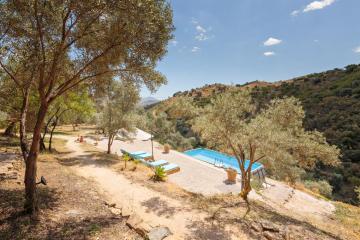 Guesthouse Yucalala - Modern studios in a rural area
