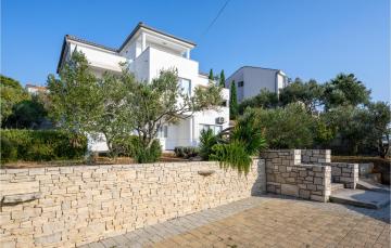 Stunning apartment in Murter with WiFi, 2 Bedrooms and Outdoor swimming pool