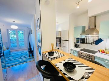 Peony Holló Apartment - Free Parking