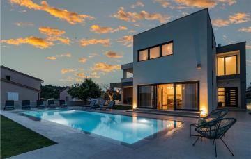 Nice home in Pula with Outdoor swimming pool, 6 Bedrooms and WiFi