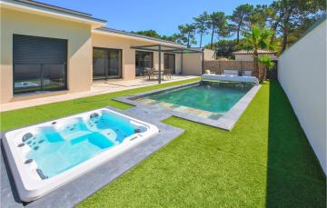 Beautiful Home In Mornas With Outdoor Swimming Pool, Wifi And 3 Bedrooms