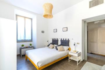 Hostly - Nicole Apartment Volturno - Full Rome Center
