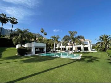 DreamHomesByMaria in Sierra Blanca