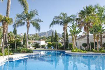Marbella, near Puerto Banús, 2bedrooms 2baths parking and pool