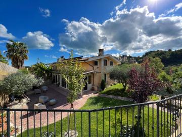 Peperosa in collina, Luxury B&B