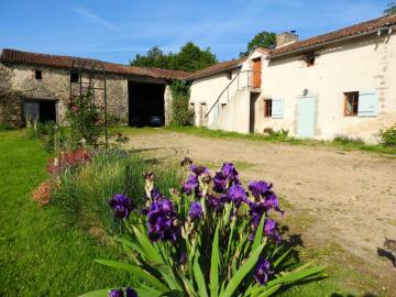 Propriete de 3 chambres avec jardin amenage et wifi a Nueil les Aubiers