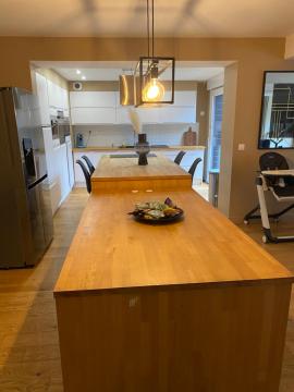 Grande maison individuelle avec jacuzzi