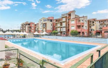 Nice apartment in Recanati with Outdoor swimming pool and 1 Bedrooms