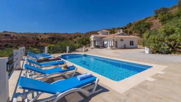 Villa Meretseger Almogía by Ruralidays
