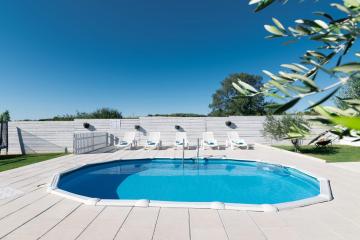 Holiday house paprat