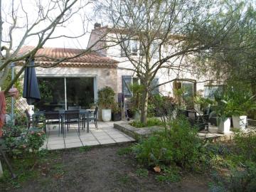 Belle et calme villa avec piscine chauffée 8 personnes