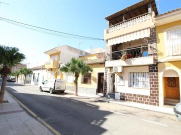 Cosy holiday home in Los Alcazares with balcony