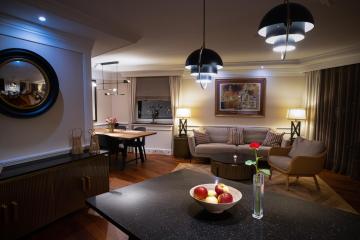 Paul's Penthouse Suite